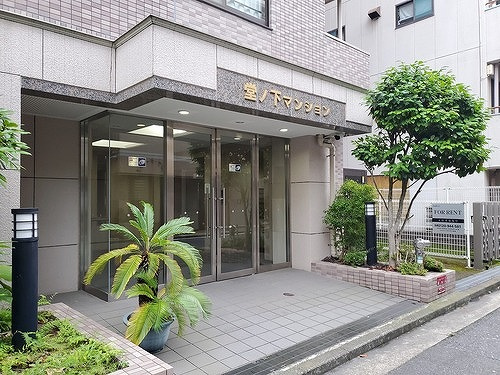 桜木町堂ノ下マンションのエントランス|エントランス　※2024年6月撮影