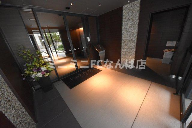 パークアクシス本町のエントランス