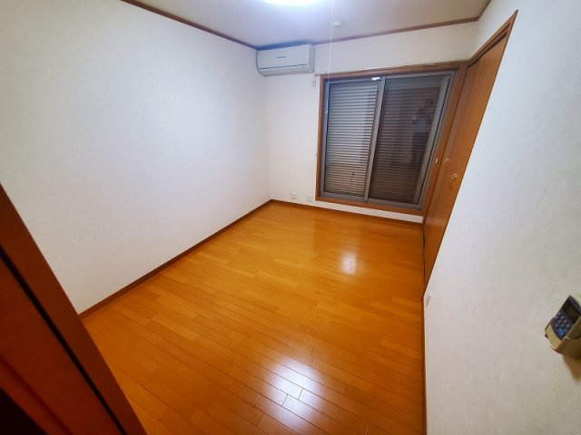 醍醐ハイツの洋室