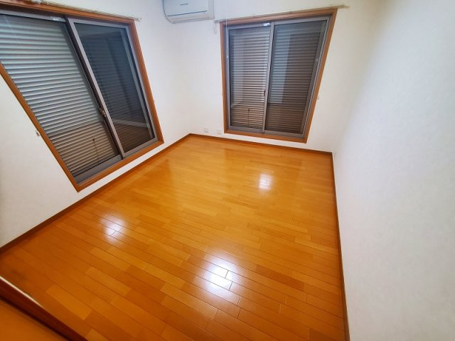 醍醐ハイツの洋室