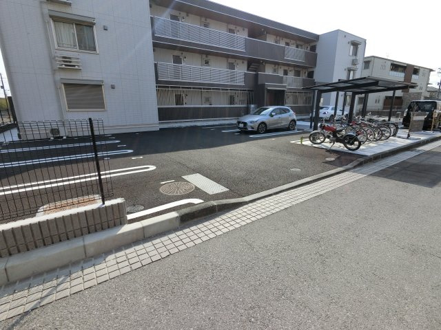 【駐車場】