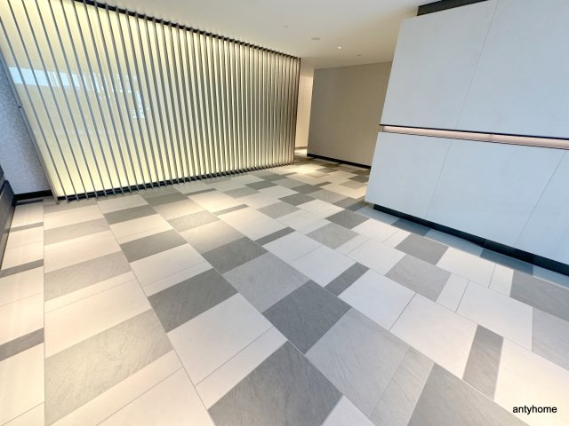 クレストコート靭公園 THE CLASS　仲介手数料無料のロビー