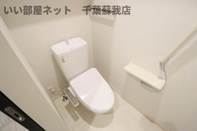 シャルムのトイレ|落ち着いた色調のトイレです