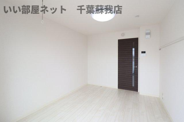 シャルムの寝室|広くて明るい寝室
