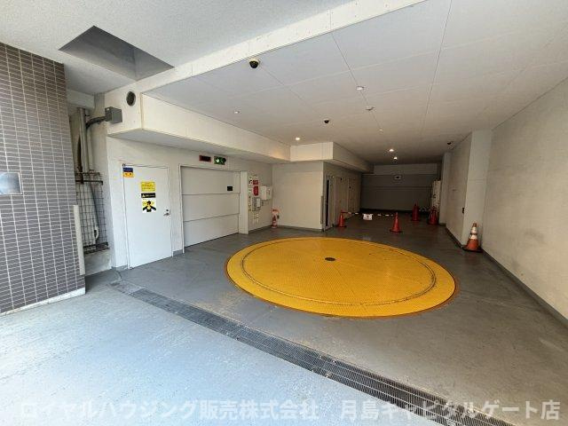 落ち着いた雰囲気の玄関スペース