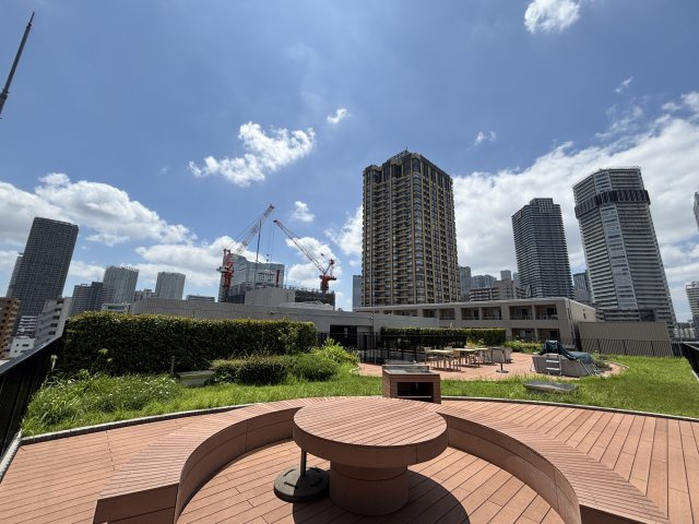 屋上。隅田川を眺めることが出来ます。