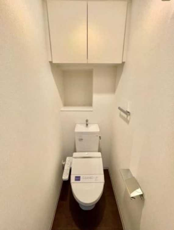 レジディア三軒茶屋Ⅲ　1Fコンビニ　トランクルーム　礼金０のトイレ