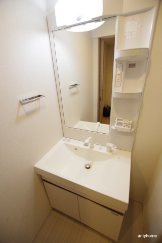 クレストコート靭公園　仲介手数料無料の洗面所