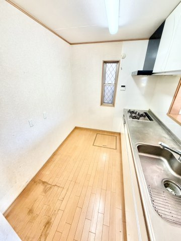 川口市安行領根岸中古戸建のキッチン