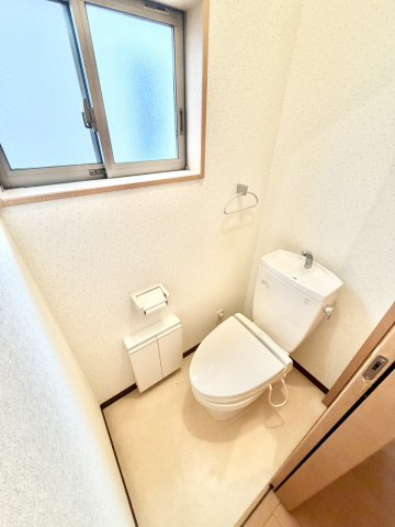 川口市安行領根岸中古戸建のトイレ