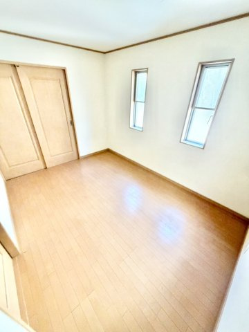 川口市安行領根岸中古戸建の洋室