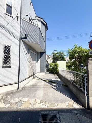 川口市安行領根岸中古戸建の駐車場