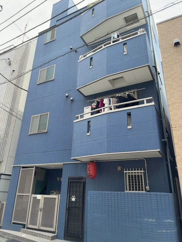 牛瀧ビルの外観