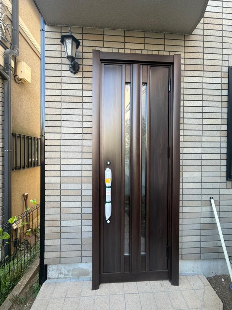 杉並区西荻南1丁目　中古戸建の玄関|現地写真

現地ご見学希望・資料請求などお気軽にお問い合わせ下さい！
03-5990-5201