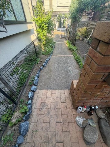 杉並区西荻南1丁目　中古戸建の庭|現地写真

現地ご見学希望・資料請求などお気軽にお問い合わせ下さい！
03-5990-5201