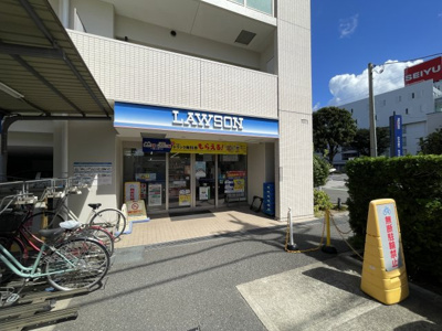【周辺】 | デュオヒルズ新所沢駅前　3階　新所沢駅　徒歩2分 | マンション1階にローソンが入っています。
