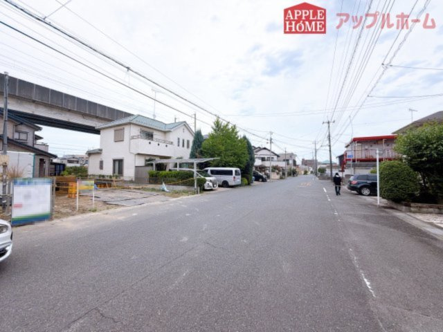熊谷市伊勢町　新築戸建　の前面道路含む現地写真