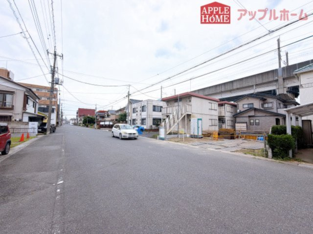 熊谷市伊勢町　新築戸建　の前面道路含む現地写真