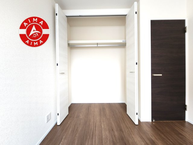 福岡市城南区樋井川4丁目第13-1棟（1号棟）の内観：施工例|収納には困りません。