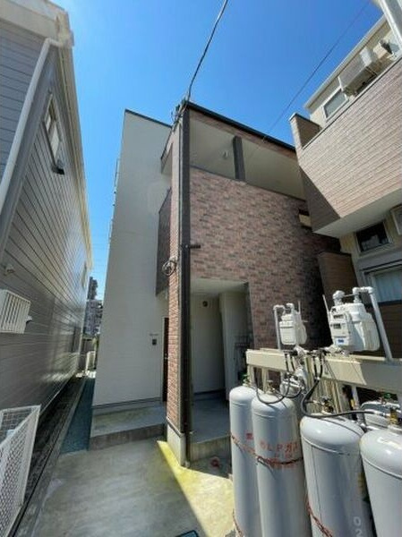 ロイヤルガーデン新田の外観
