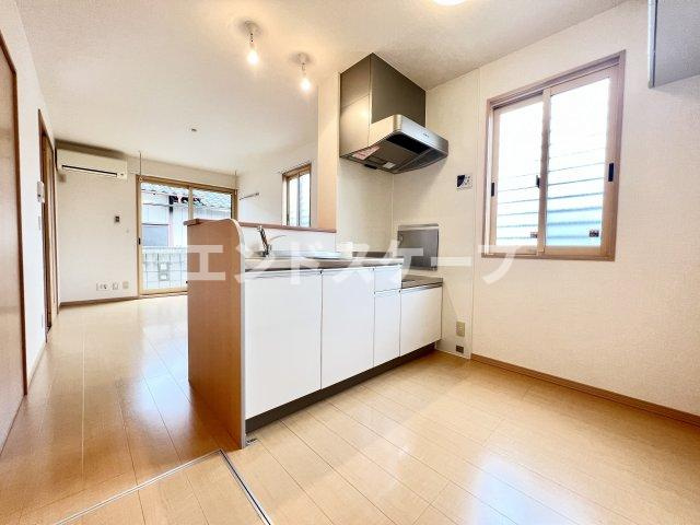 メゾンプレジールCの居間・リビング|高崎、前橋エリアのお部屋探しはエンドスケープまで！お客様の理想お聞かせ下さい♪