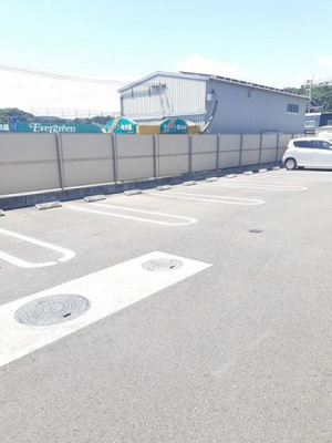 【駐車場】 | アヴニール西重根Ⅰ | カースペースがあります