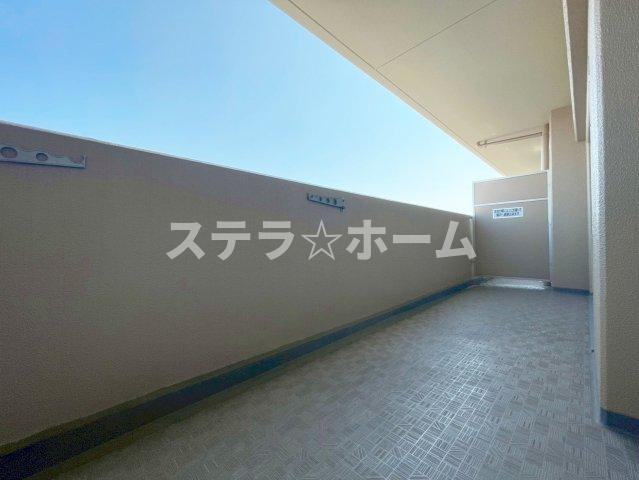 パレ千里壱号棟のバルコニー|暖かな日差しのふりそそぐバルコニー