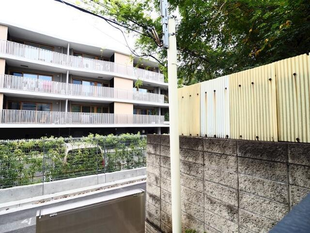 ロイヤルパレス代々木の庭|お庭が付いています