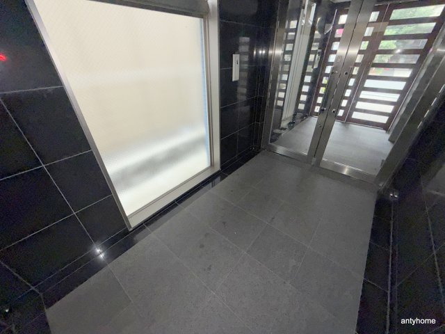 アールメゾン道頓堀のロビー