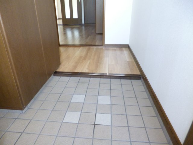 コンフォース亀山Ⅱの玄関
