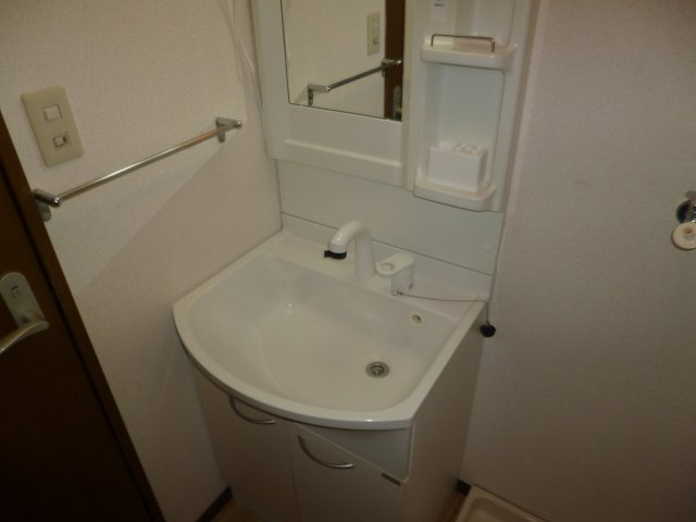 コンフォース亀山Ⅱの独立洗面台