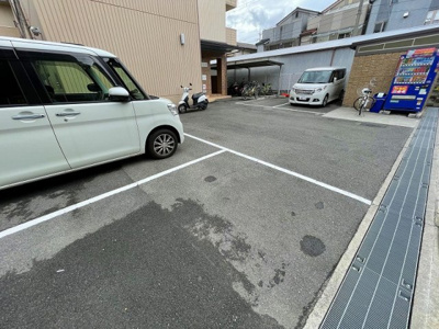 【駐車場】 | ベルビア八戸ノ里 | 駐車場があります
