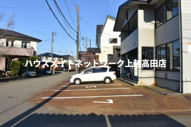ＡＬＰＳの駐車場|消雪付駐車場