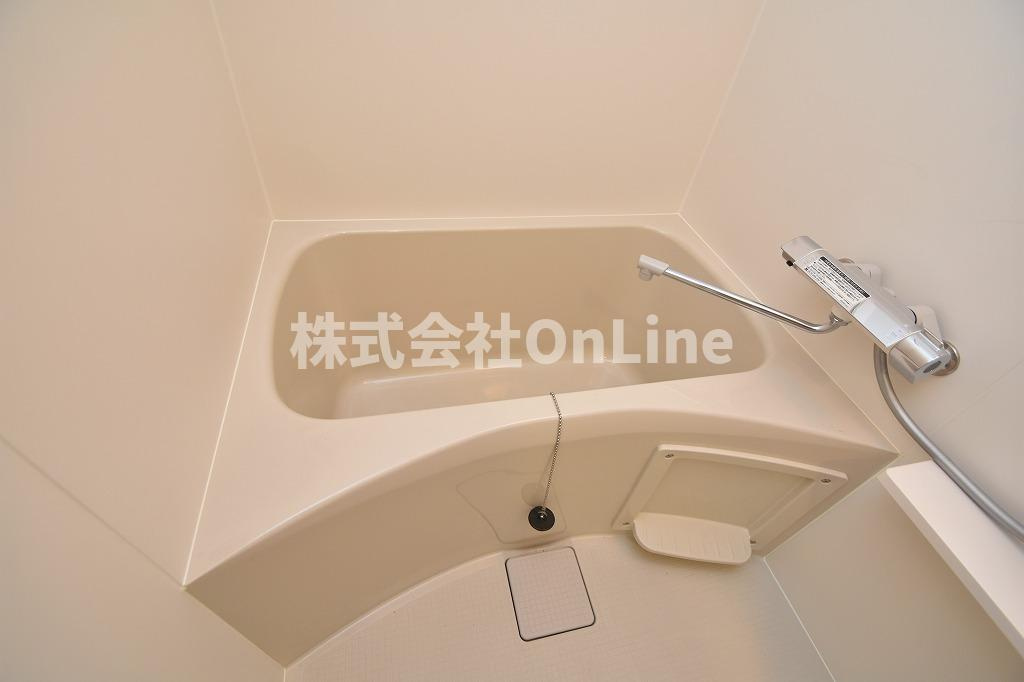 ファステート東大阪アダマスの浴室