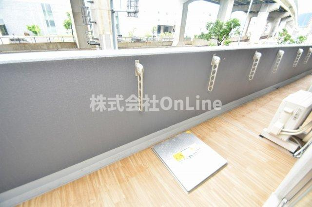 ファステート東大阪アダマスのバルコニー