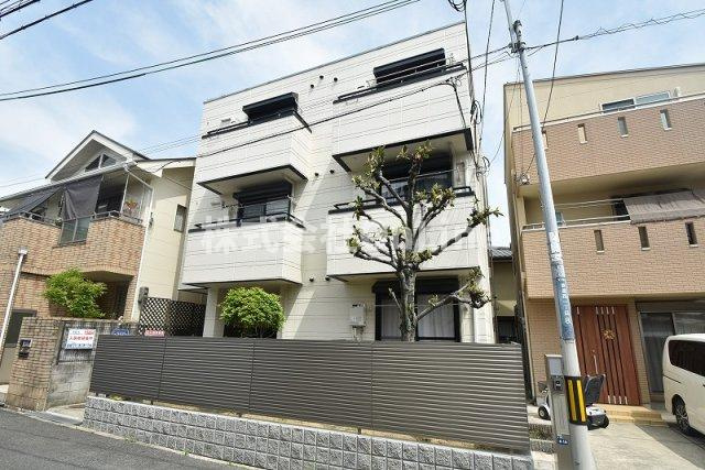 ガリューコート菱屋西の外観
