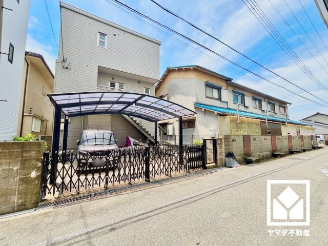 尼崎市立花町３丁目の前面道路含む現地写真|ジャングルジムや滑り台、ブランコなどを備えた「今井公園」まで徒歩2分（約97m）。広々とした敷地内にベンチも多数設置されており、遊具のそばからお子様を見守りやすい環境で、子育て世帯の方にもお勧めです。