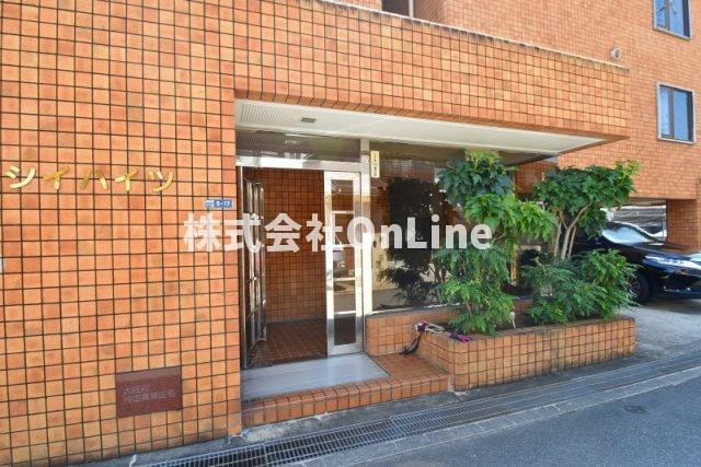 イシイハイツのエントランス
