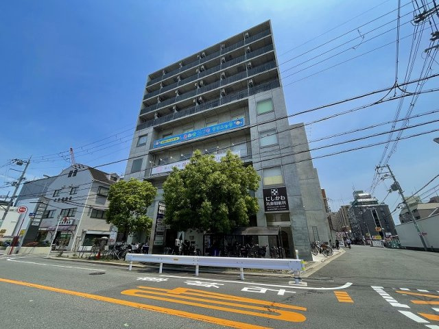 八戸ノ里HIROビルの外観