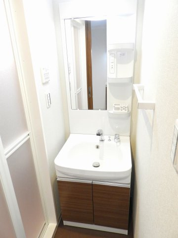 アール大阪グランデの独立洗面台