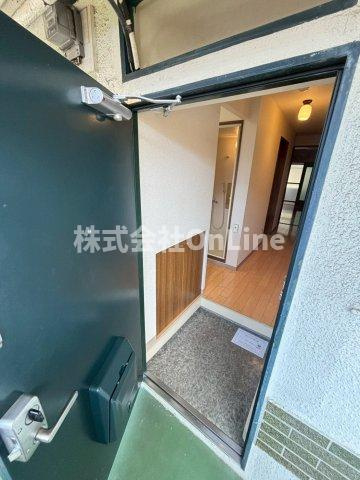 稲田大発マンションの玄関