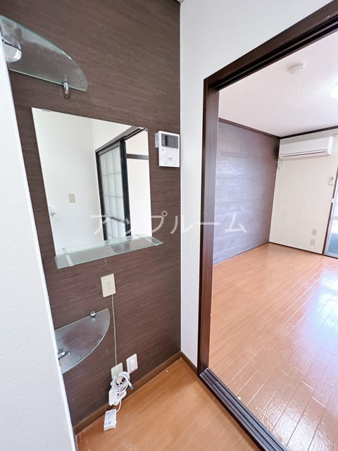 春日井市高蔵寺町北２丁目のアパートの洗面所