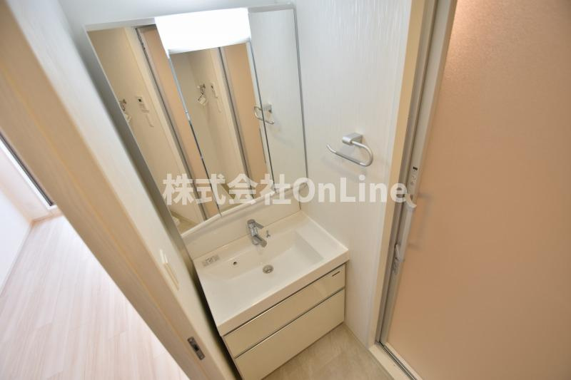 東大阪市森河内西２丁目の賃貸マンションの独立洗面台