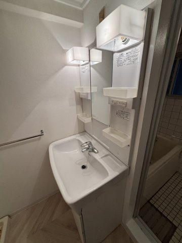 サンヒルズ芦屋1の洗面所