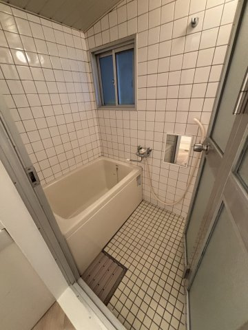 サンヒルズ芦屋1の浴室