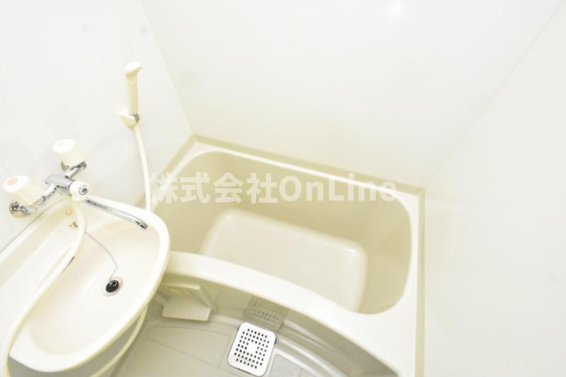 アンプルールフェール寿の浴室
