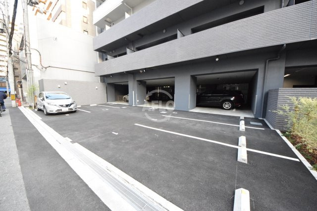 ATKレジデンスなにわ橋 西天満小学校の駐車場|ATKレジデンスなにわ橋　駐車場