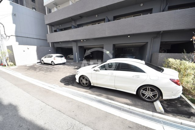 ATKレジデンスなにわ橋 西天満小学校の駐車場|ATKレジデンスなにわ橋　駐車場