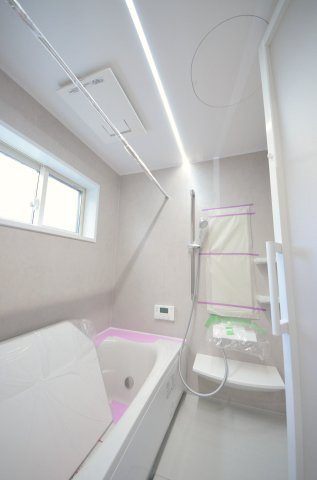 柳ケ丘の浴室|１坪タイプの大きなバスルーム
足を伸ばしてゆっくり湯船につかることができます