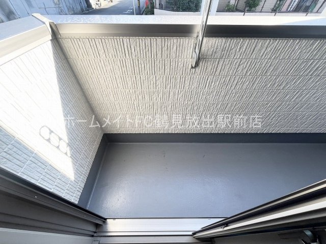大阪市城東区鴫野東３丁目のアパートのバルコニー